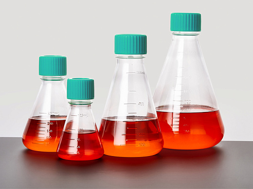 Колба Эрленмейера, ПК, вентилируемая крышка, стерильная, с отбойниками