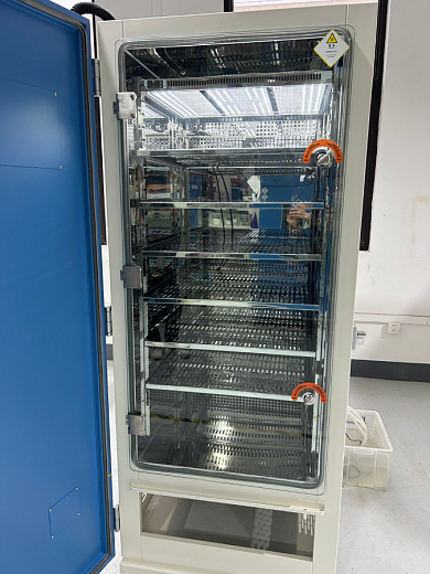 Климатическая камера постоянных условий «тепло-холод-освещение» для тестирования фотостабильности лекарств, +15...+65 ºC, 202 л, SHH-200GD, YSEI