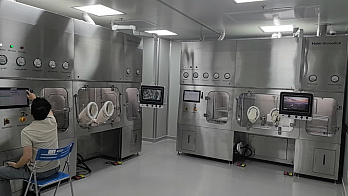 Изолятор стерильный HGL-1800 (DR), Haier. Вариант исполнения - два перчаточных входа, два шлюза