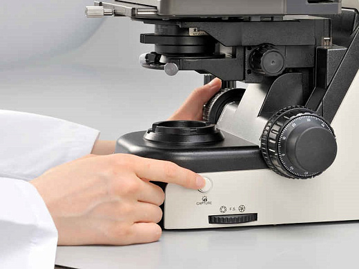 Микроскоп Eclipse Ci-S, прямой, СП, ТП, ФК, эпифлуоресценция, простая поляризация , 4×, 10×, 20×, 40×, 60×, 100× Oil, фильтр ND4, ND8, NCB11, в работе